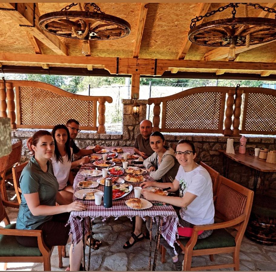 Holiday bungalows&restaurant Plav Bagian luar foto
