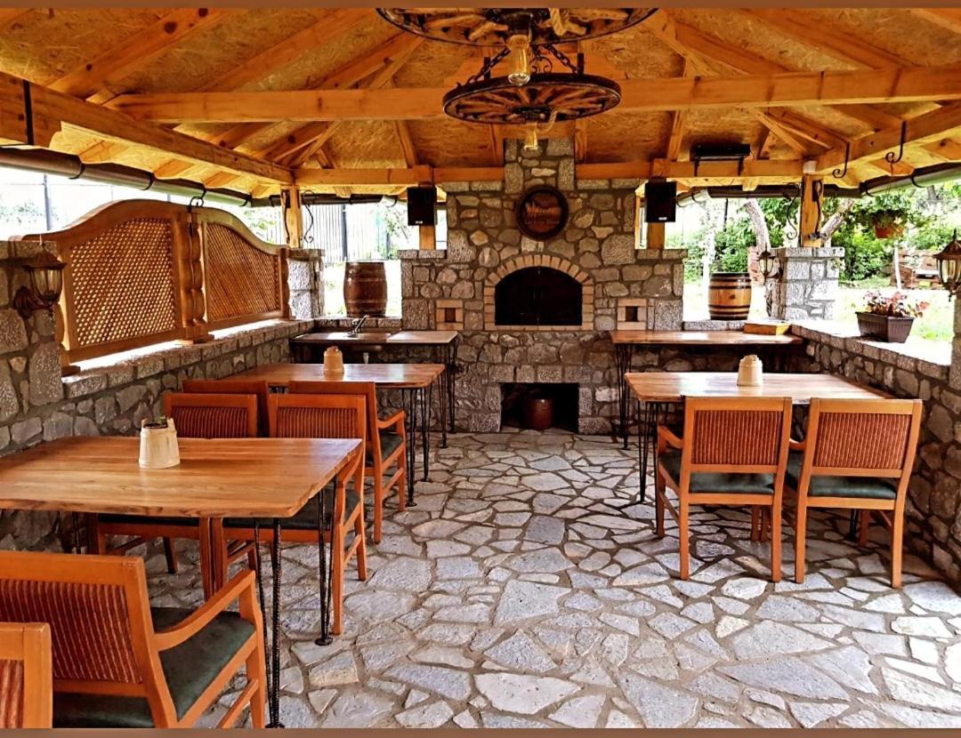 Holiday bungalows&restaurant Plav Bagian luar foto